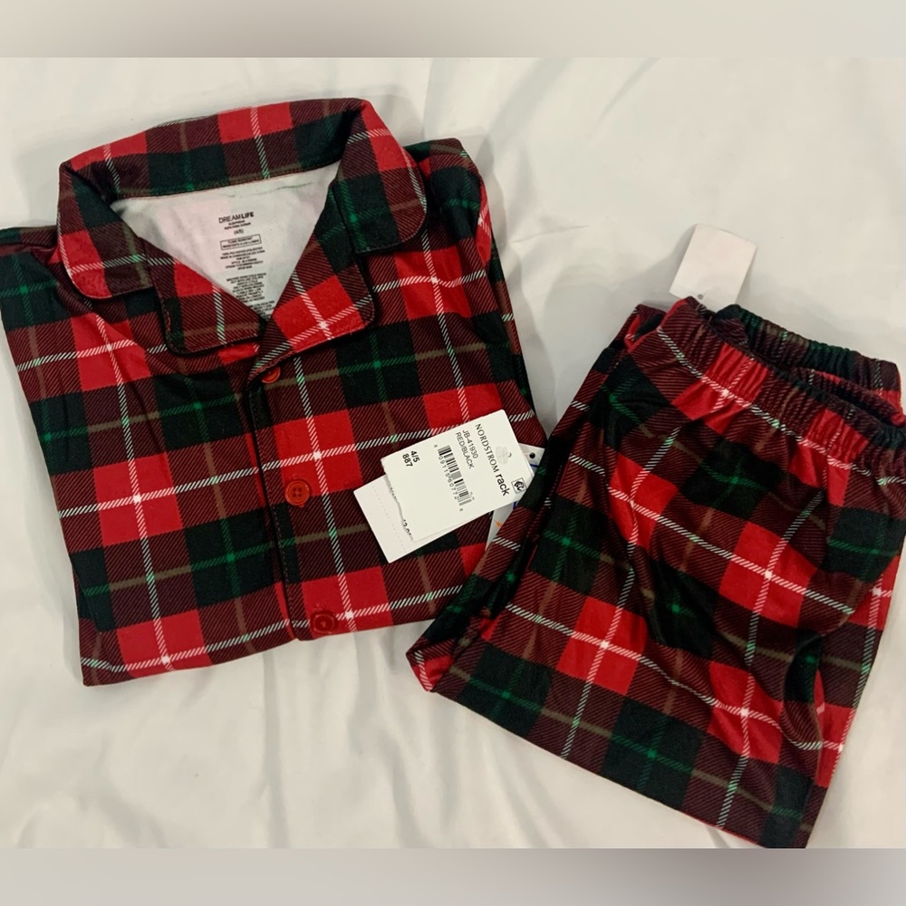 NWT Dream Life 2 piece flannel pajamas